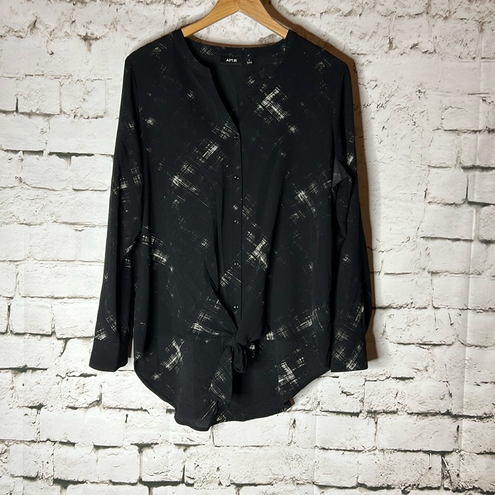 Women’s black, long sleeve high, low button up tie front blouse L